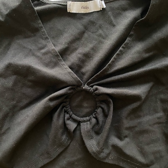 Adika circle front cropped long sleeve - Picture 3 of 4